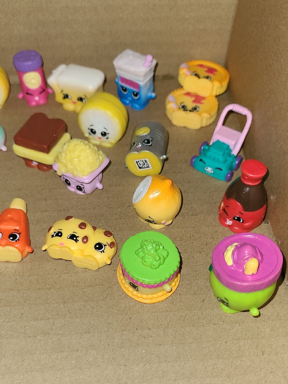 Shopkins Mini Figures Lot - Yellow, Orange, Green, Pink, Purple, Blue, Red